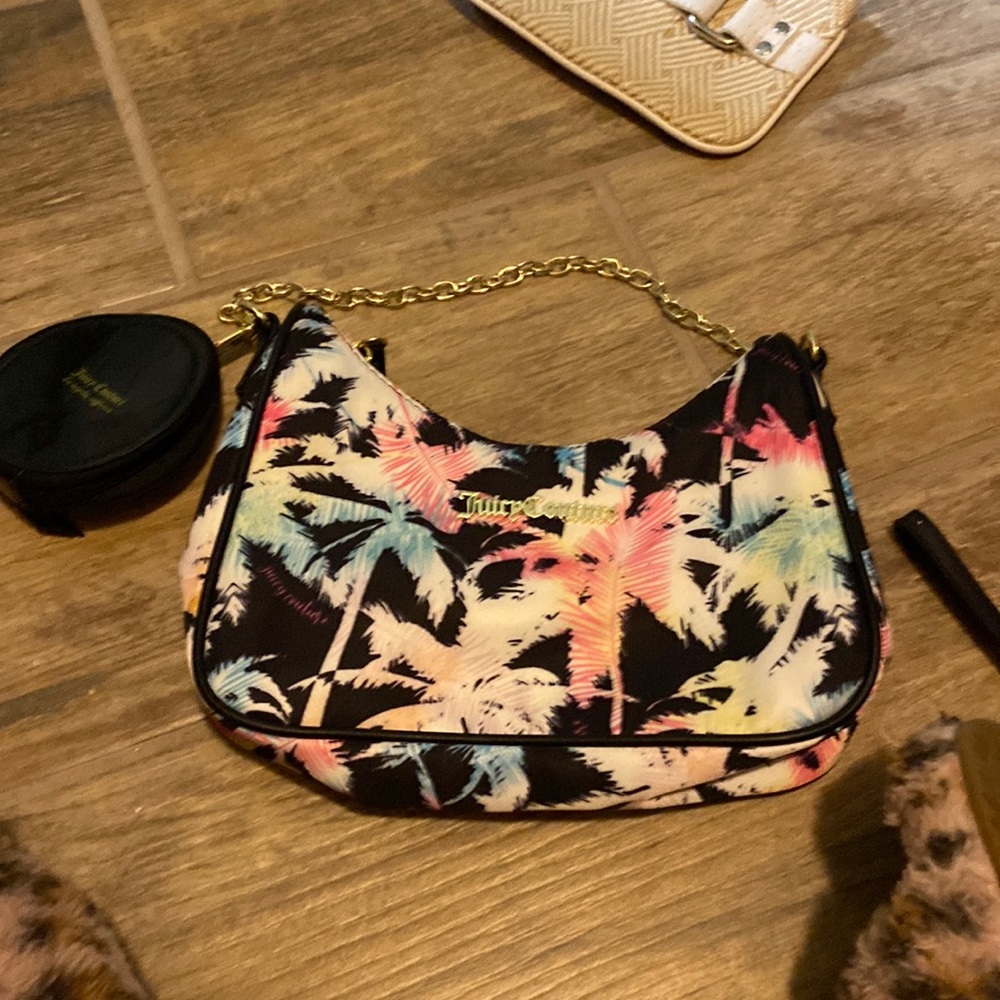 Super cute/never used juicy couture mini purse
